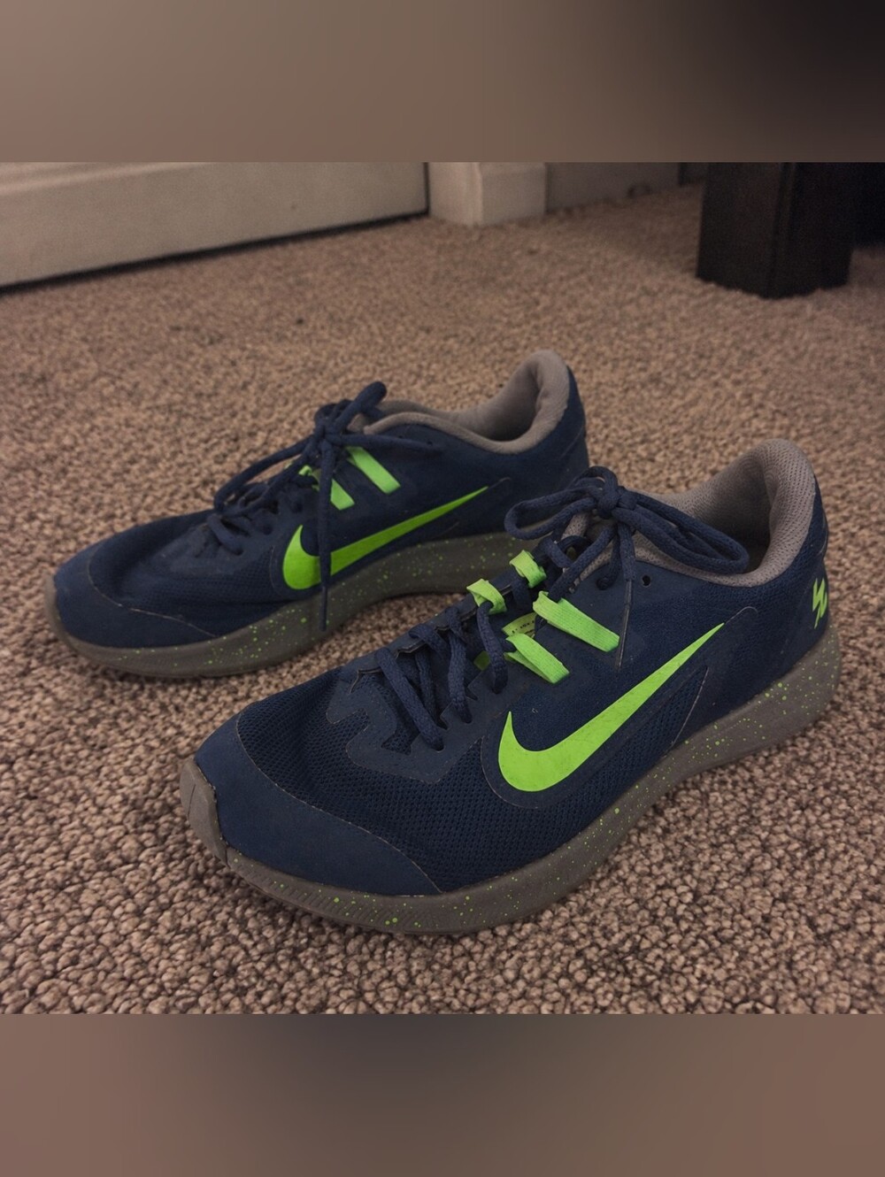 Nike Men’s Running Shoes – Navy & Neon Green – Size 6.5